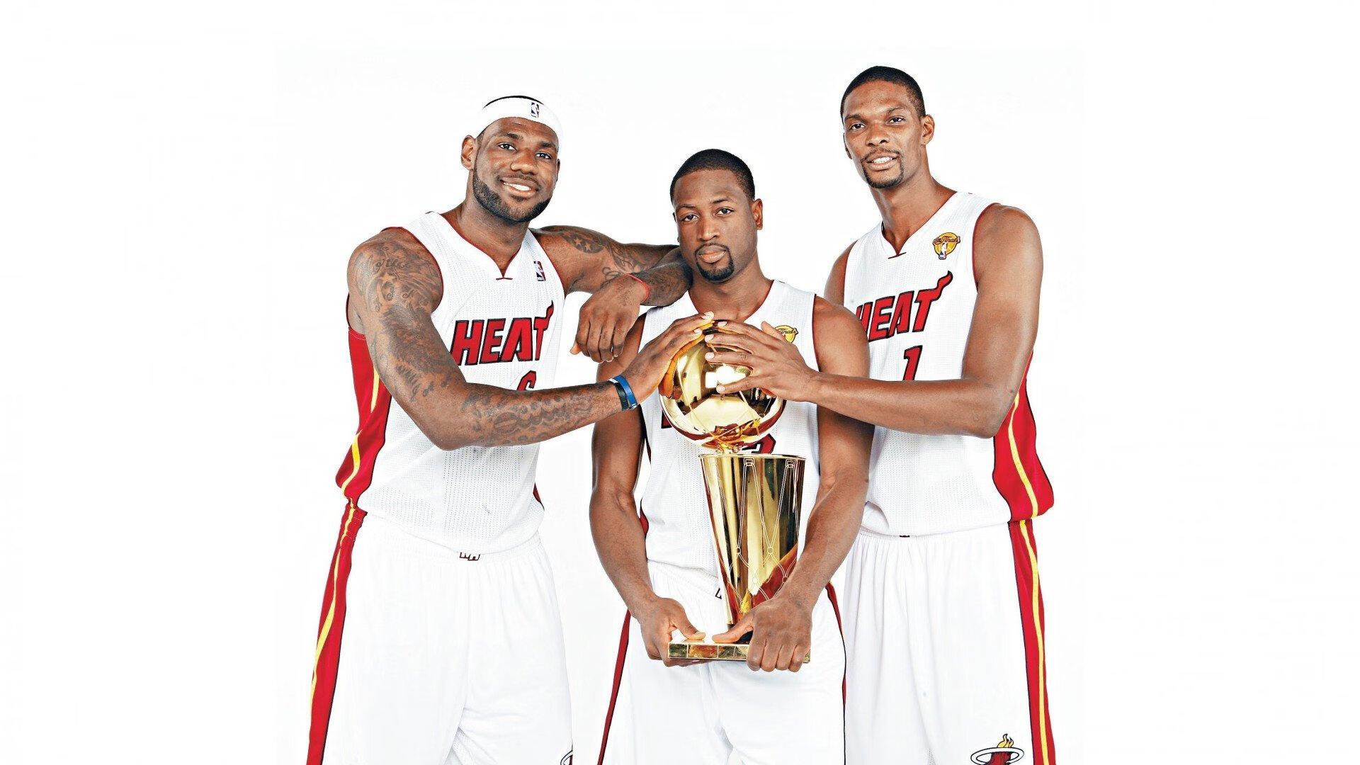 NBA季后赛激战正酣 东西部豪强展开激烈角逐