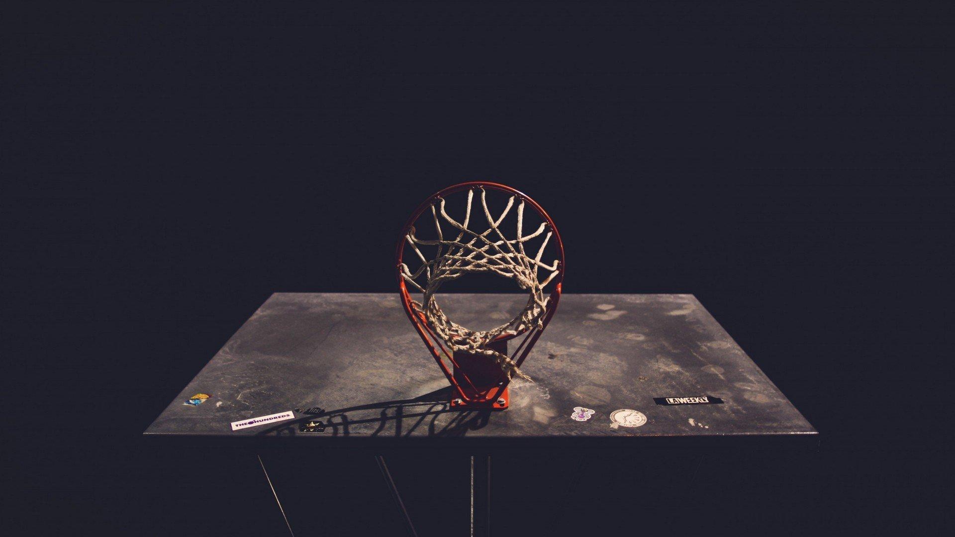 开云下载|NBA季后赛激战正酣 东西部豪强上演巅峰对决